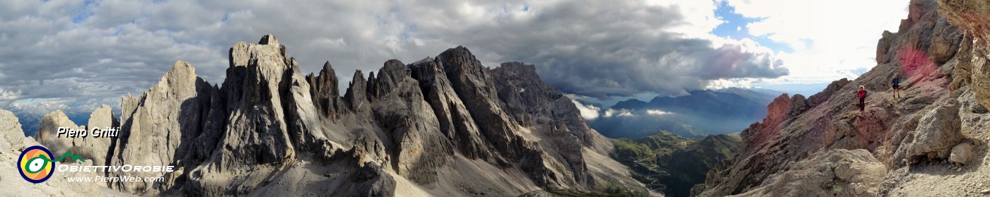 67 Sulle Pale di S. Martino e verso Baita Segantini arriva il sole del tramonto.jpg